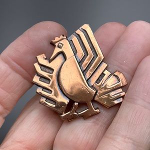 🌺Vintage Copper Peacock Brooch